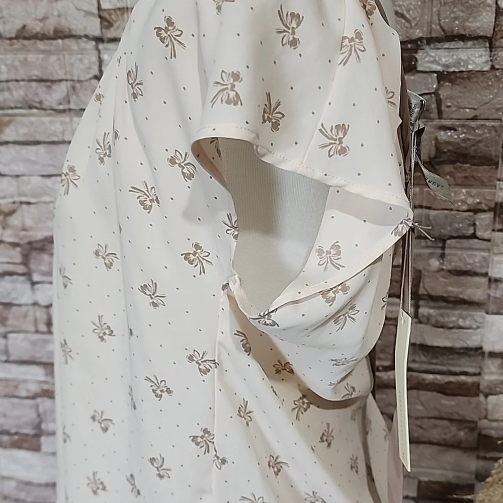 LC Lauren Conrad Elegant Cream Floral Women's Blouse - Picture 2 of 12